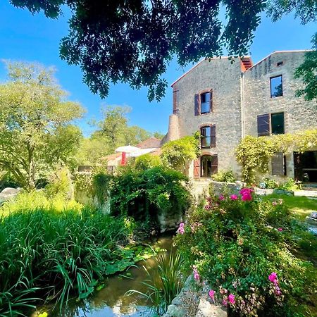 Le Moulin Du Guy, Proche Du Puy Dufou Bed and Breakfast Chanverrie Εξωτερικό φωτογραφία