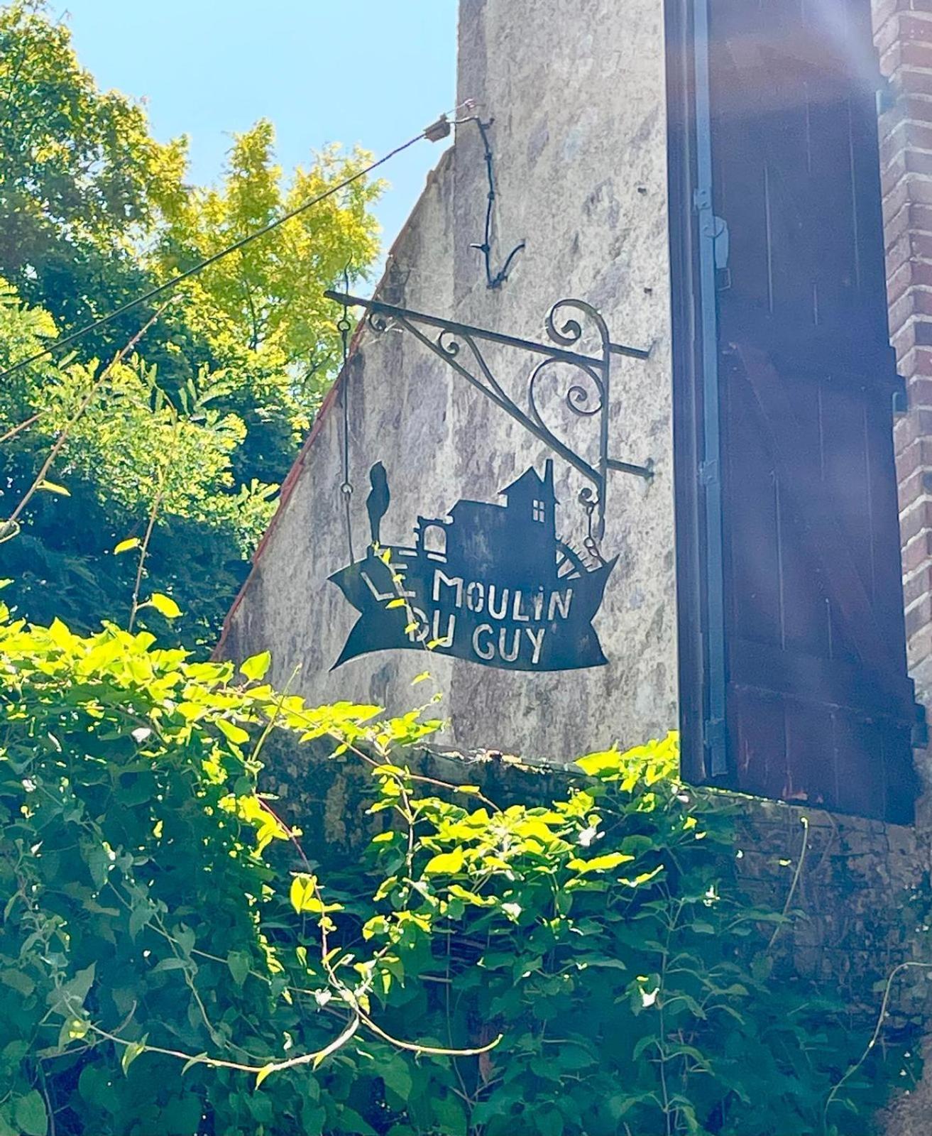 Le Moulin Du Guy, Proche Du Puy Dufou Bed and Breakfast Chanverrie Εξωτερικό φωτογραφία