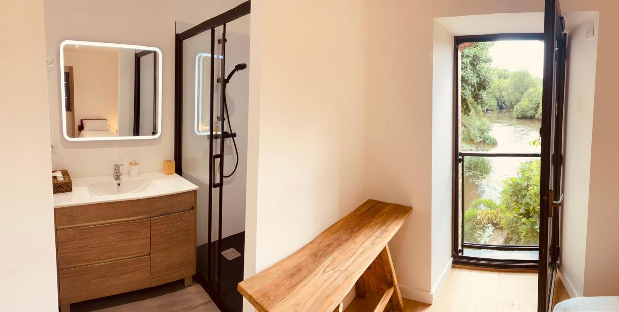 Le Moulin Du Guy, Proche Du Puy Dufou Bed and Breakfast Chanverrie Εξωτερικό φωτογραφία