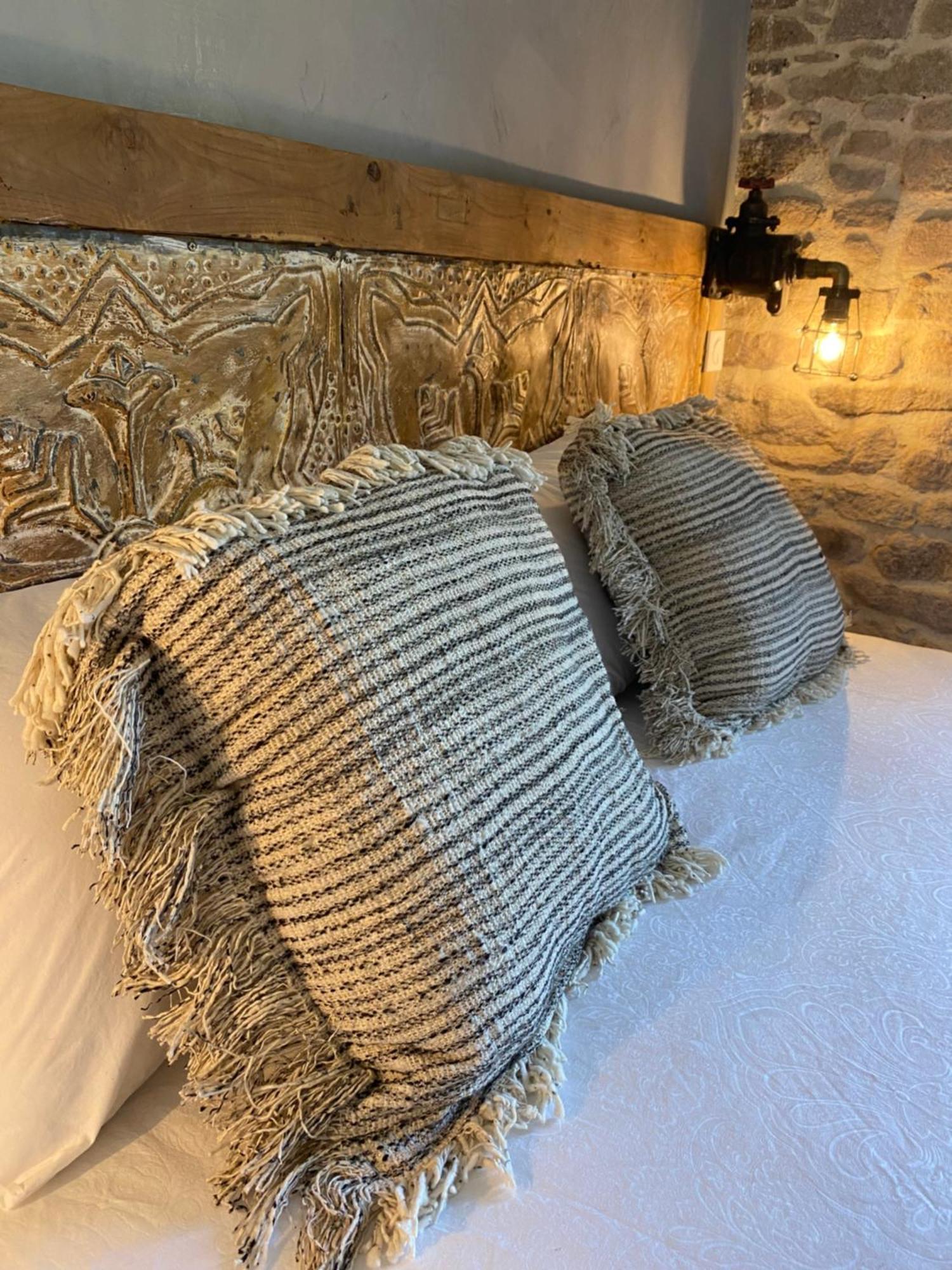 Le Moulin Du Guy, Proche Du Puy Dufou Bed and Breakfast Chanverrie Εξωτερικό φωτογραφία