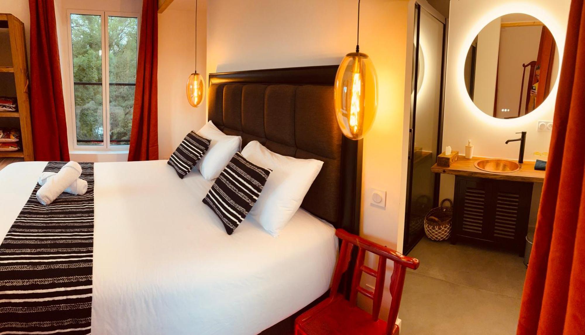 Le Moulin Du Guy, Proche Du Puy Dufou Bed and Breakfast Chanverrie Εξωτερικό φωτογραφία