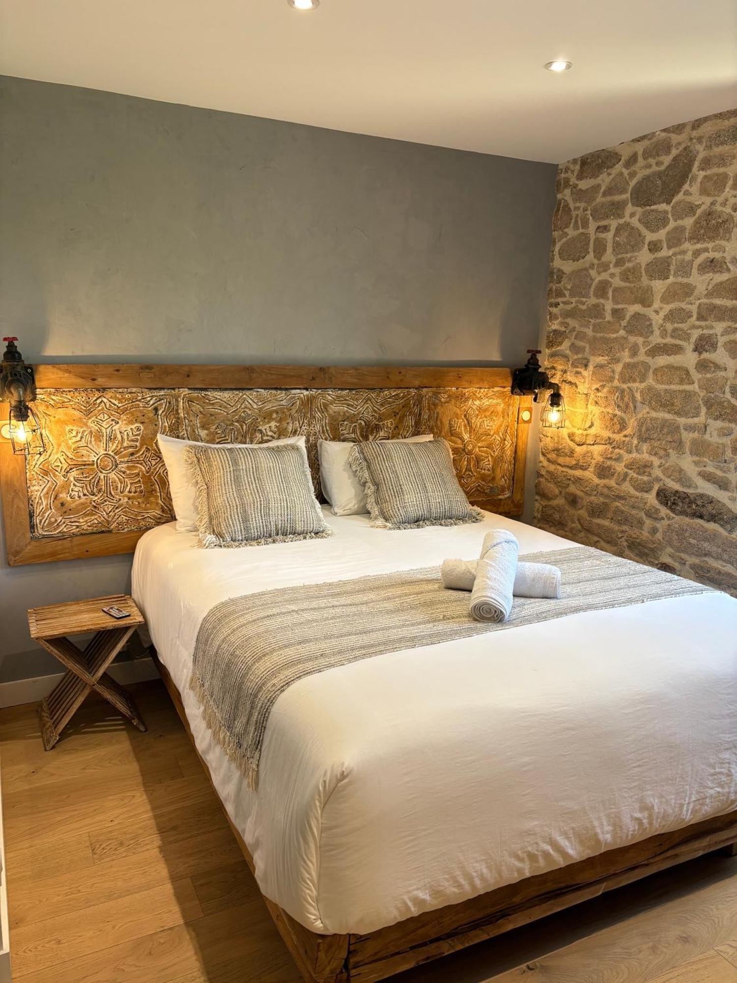 Le Moulin Du Guy, Proche Du Puy Dufou Bed and Breakfast Chanverrie Εξωτερικό φωτογραφία